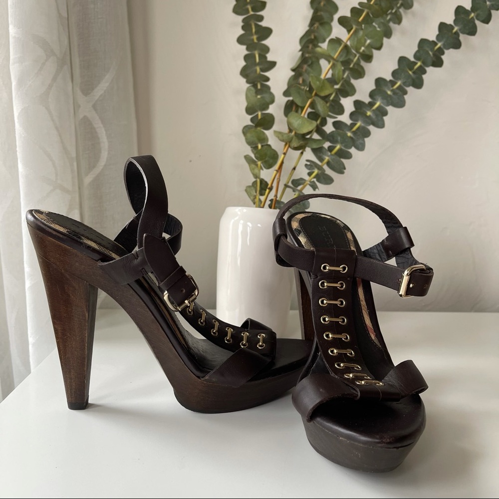Burberry sandal heels size 37